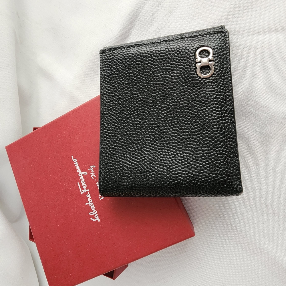 Salvatore Ferragamo Men's Ten Forty One Mini Chicco Black Leather Wallet